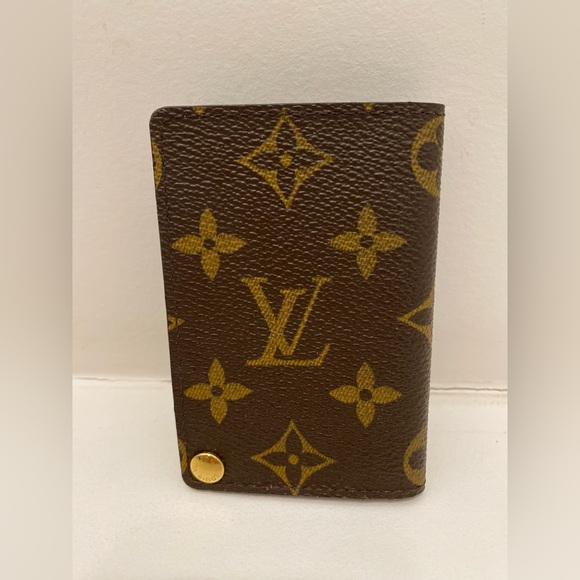 Louis Vuitton Monogram Card Holder - Picture 2 of 15